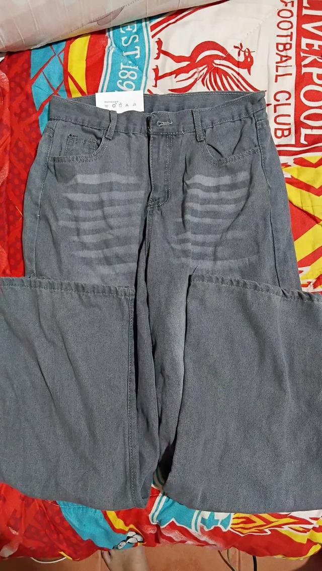 เสื้อคลุมสีขาวมือ1 99฿ เสื้อโพกกาดอท49บาท ตัวที่3 45฿ไม่มีตำหนิ ตัวที่4 กางเกงมือ1M 150฿ ตัวที่5เสื้อคลุม50 ตัวที่6เบอร์41 69฿ ตัวสุดท้าย35฿ รูปที่ 4