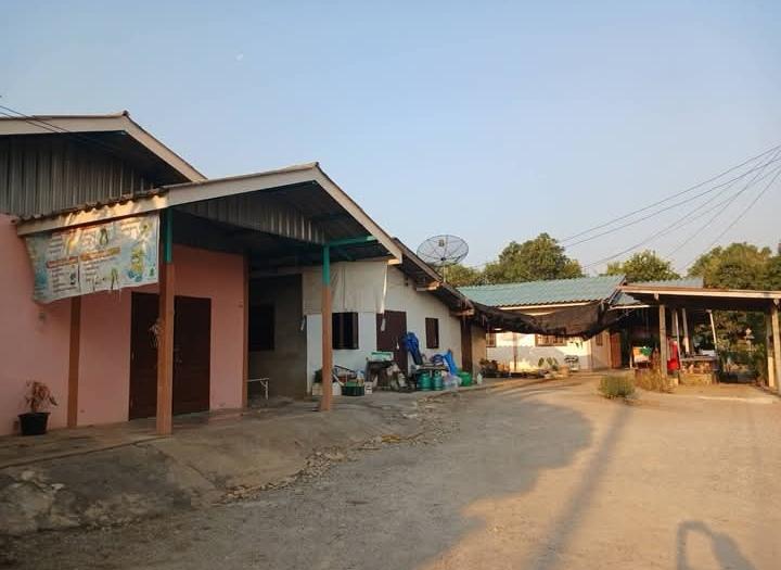 ขายถูกที่สุดบ้านสวนมี3หลังพร้อมที่ดิน295.5ตรว.โฉนดครุฑแดง ราคาถูกที่สุด1.35ล้าน โฉนดครุฑเเดง มีต้นไม้ผล 4