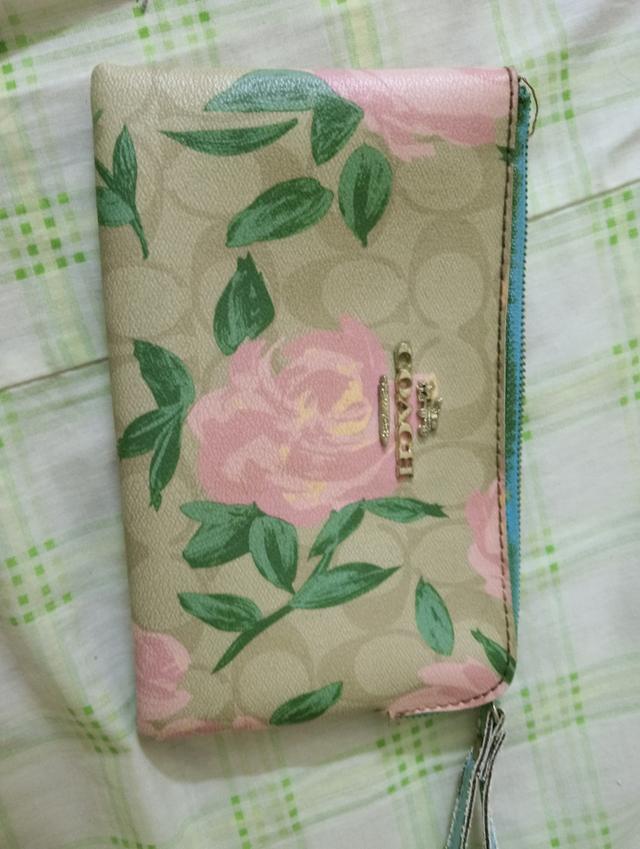 กระเป๋าใส่เงินสวยงามดี