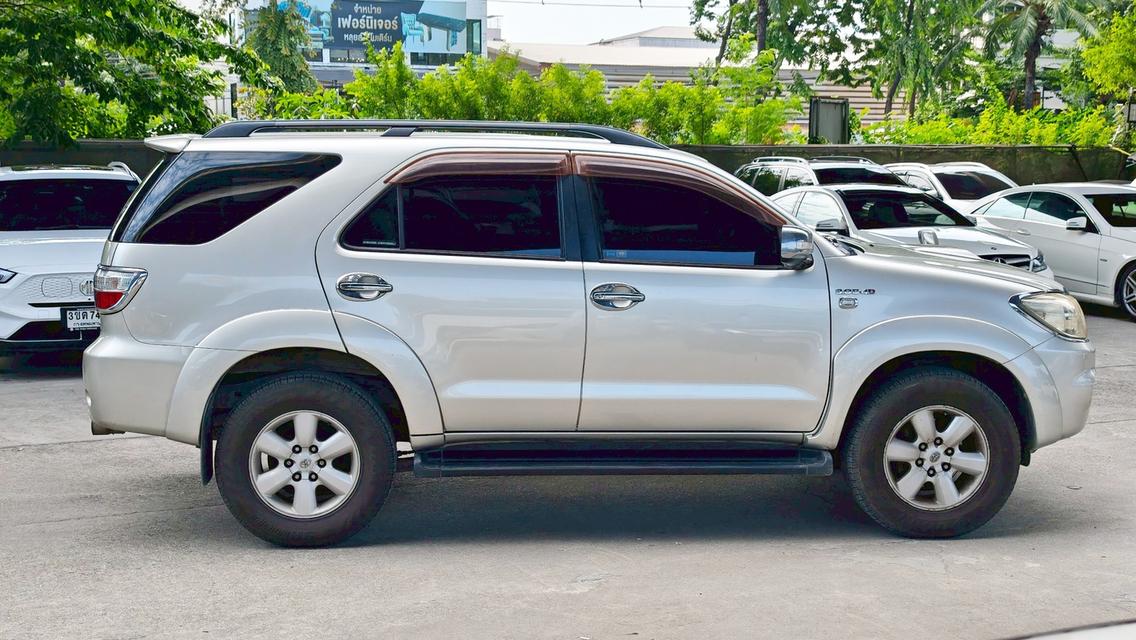 Toyota Fortuner 3.0 V 2WD AT ปี 2009 รถสวย พร้อมใช้งาน