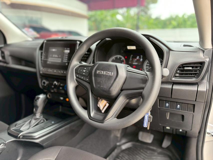 ปี 2023 ISUZU D-MAX  รถมือเดียว คู่มือบุ๊คเซอร์วิสครบ รูปที่ 11