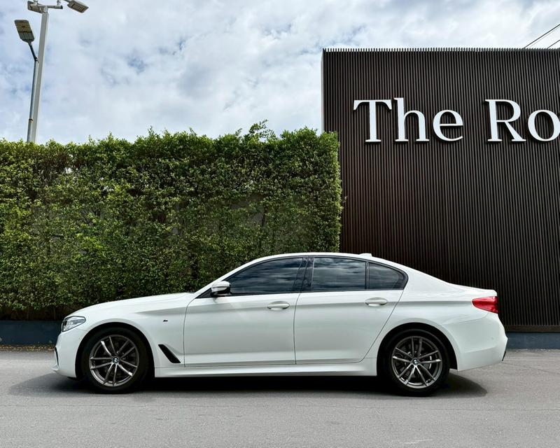 BMW 520 d M-Sport ปี 20 สีขาว ดีเซล ไมล์น้อยสุดในตลาด 40000 โลแท้ๆ หาไม่ได้แล้ว มือเดียว สภาพเหมือนป้ายแดง 3