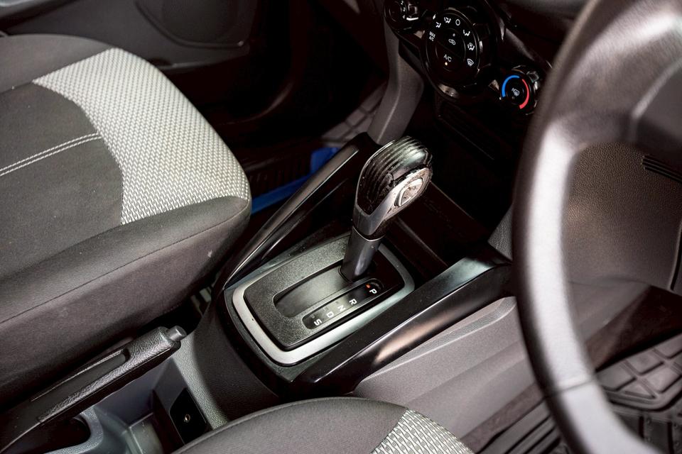 Ford EcoSport 1.5 Trend ปี 2015 สีบรอนเงิน รูปที่ 16