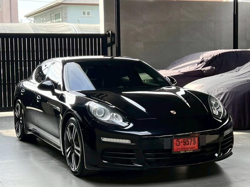 Porsche PANAMERA 3.0 S E-Hybrid Sedan 2