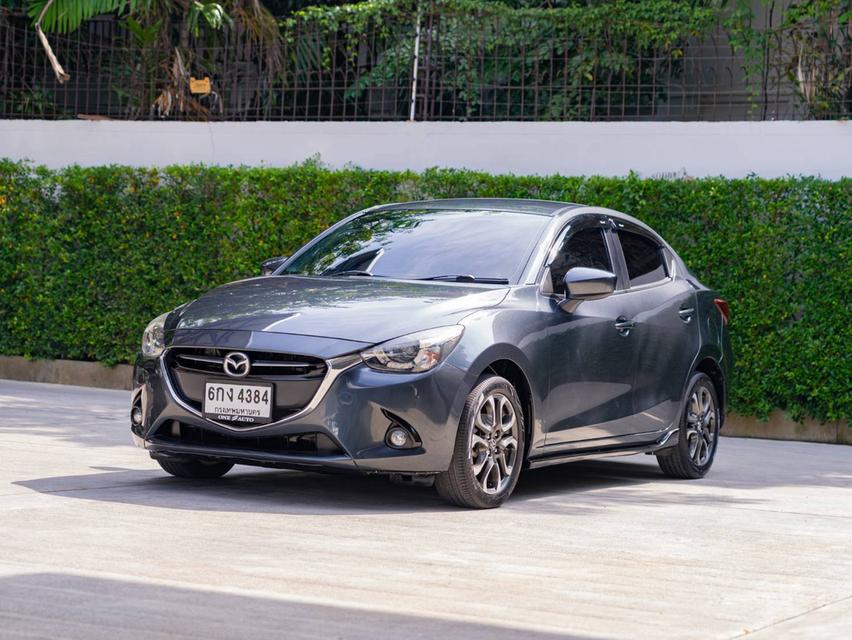 Mazda 2 1.5 XD High Plus Sedan ปี จด 2017รับประกันเครื่องเกียร์หลังการขาย 3ปี 30000 KM.