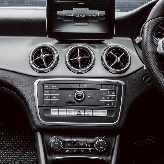 รหัสรถ 67GG159 Mercedes Benz GLA250 AMG Dynamic ปี 2018 2