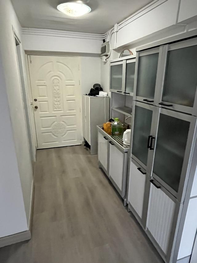 Condo Room, 50 sqm, Fully Renovated , 300 meters from BTS Phaya Thai ,with Home Gym Corner with tree  view 5