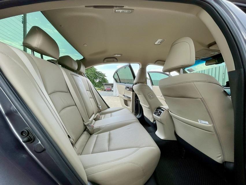 รหัสรถ AP3434 Honda Accord 2.0 HYBRID ปี 2017 สีเทา 12