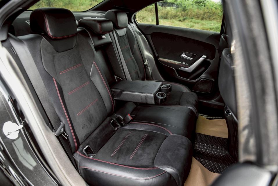 รหัสรถ CBL973 Mercedes-Benz A200 1.3 AMG Dynamic  AT 2020 11