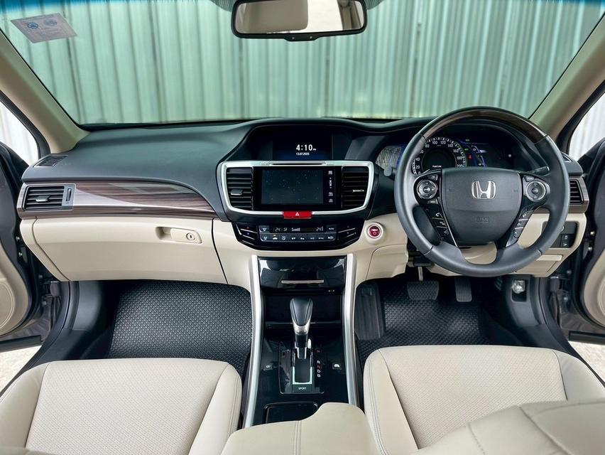 รหัสรถ AP3434 Honda Accord 2.0 HYBRID ปี 2017 สีเทา 9