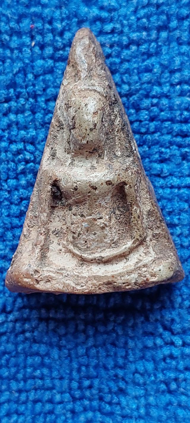 พระนางพญาพิมพ์เข่าตรง รูปที่ 3