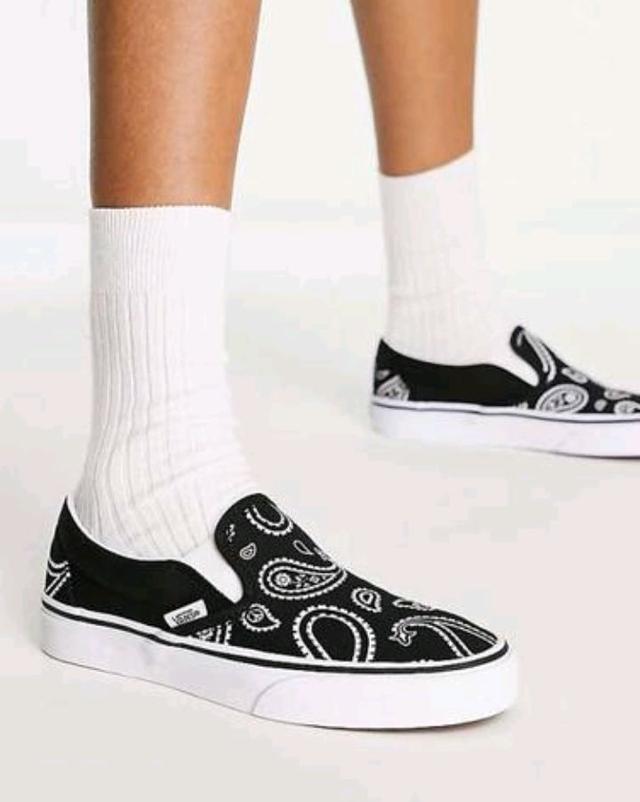 🔥[-50%]|𝑽𝒂𝒏𝒔 𝑺𝒍𝒊𝒑-𝑶𝒏 𝑷𝒆𝒂𝒄𝒆 𝑷𝒂𝒊𝒔𝒍𝒆𝒚🌟Size:40 ☮️รุ่น: Classic Slip-On สภาพ: ของใหม่ กล่อง+ป้ายตรงครบ ลายพิเศษ✨ แท้ 100%: