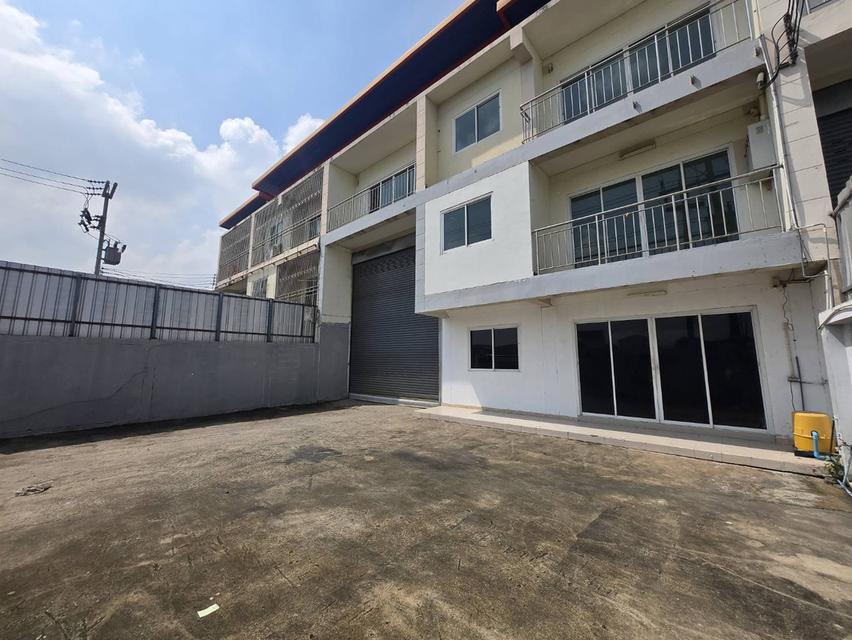 โรงงานพร้อมสํานักงาน 3 ชั้น ให้เช่า ทําโรงงานได้ทุกประเภทสมุทรสาคร 1