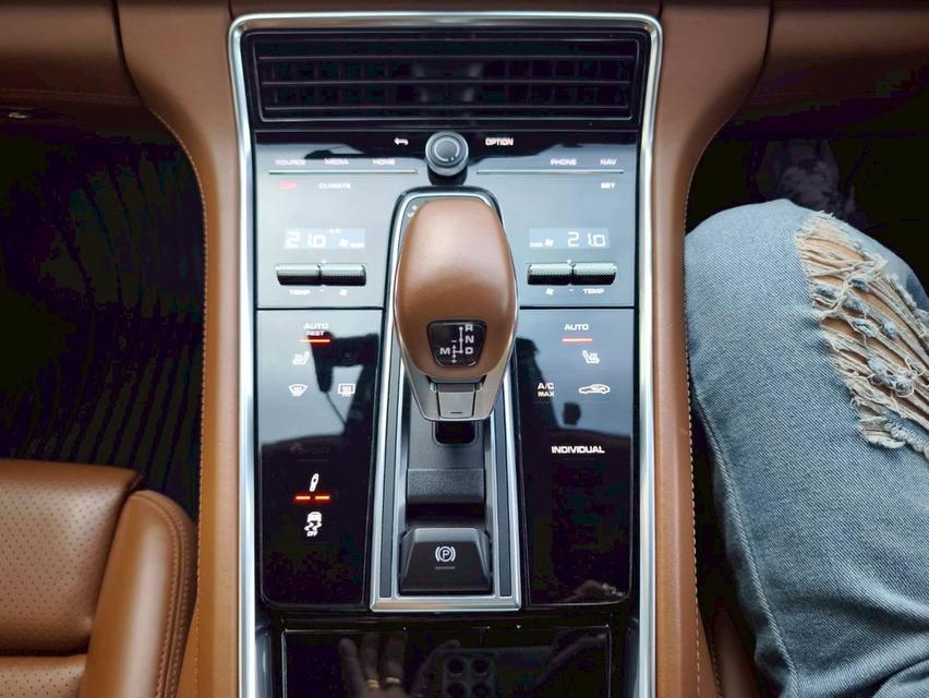 รหัสรถ KPV53 2022 PORSCHE PANAMERA 2.9 HYBRID  4E-HYBRID 9