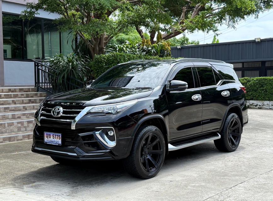 2020 TOYOTA FORTUNER 2.4 V รถสภาพสมบูรณ์ พร้อมใช้งาน รถวิ่งน้อย เข้าศูนย์ทุกระยะ ไม่เคยมีอุบัติเหตุครับ