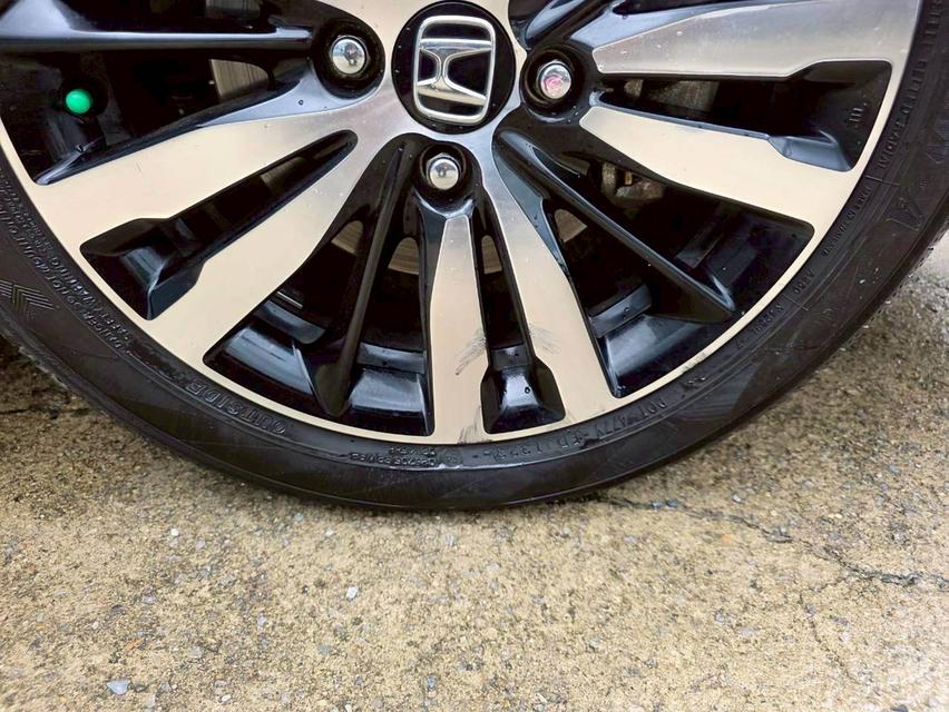 Honda Jazz 1.5RS ปีจด 2019 9