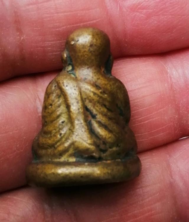 รูปหล่อ​หลวงพ่อ​เงิน​ บาง​คลาน​  2