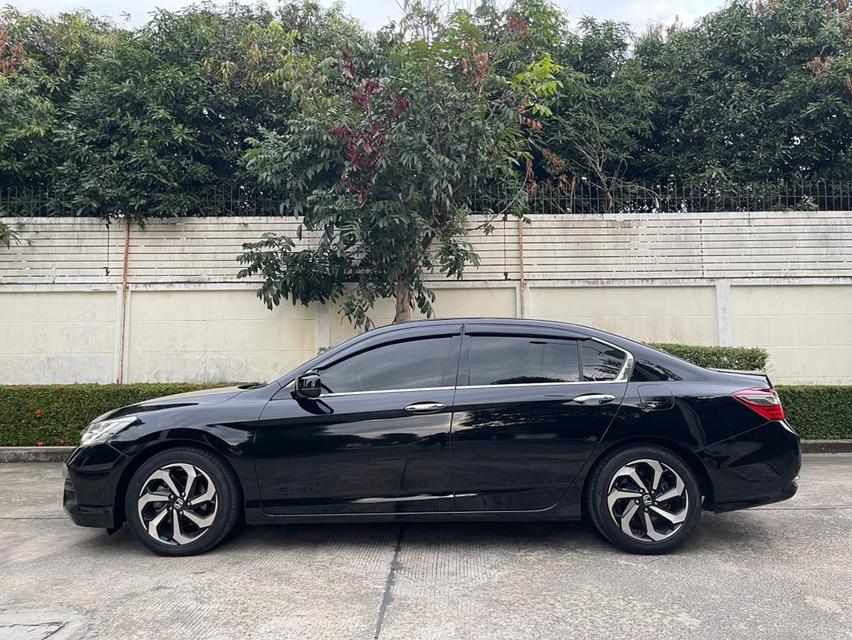 2018 HONDA ACCORD 2.0E auto bookครบ กุญแจครบ 14