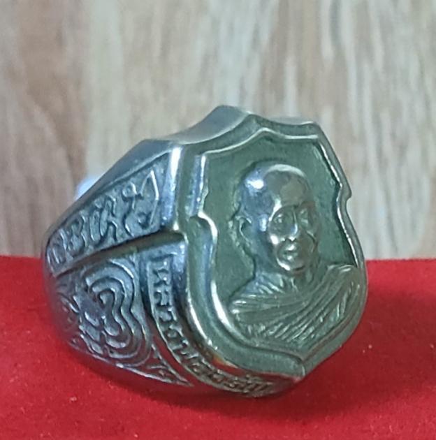 แหวน หลวงพ่อจรัญ วัดอัมพวัน สิงห์บุรี เนื้อเงิน  3