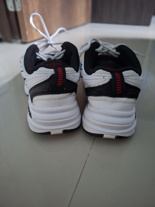 รองเท้าNike Air Monarch IV รูปที่ 7