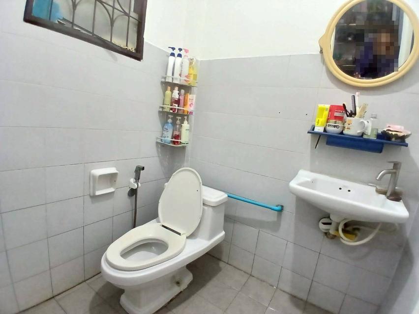 ขายบ้าน 2 ชั้น หมู่บ้านมโนรมย์ 4 ถนนเลียบคลองสอง19 5