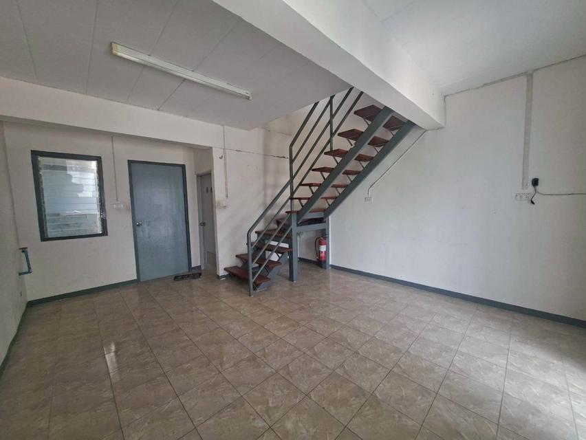 ขายบ้านทาวน์เฮ้าส์ 2 ชั้น หลังมุม หมู่บ้านเอื้ออาทร คลอง2 6