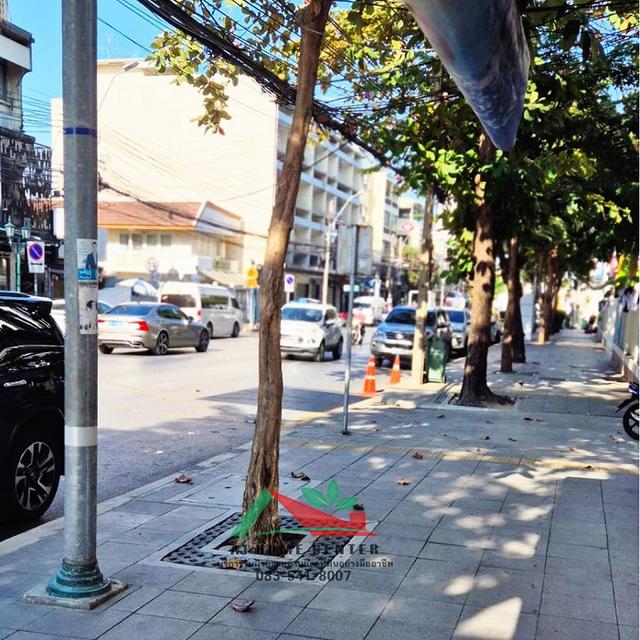 ขายตึก5ชั้น 39.6 ตรว. ด้านหน้าติดถนนพระสุเมรุ ด้านหลังติดคลอง ใกล้ถนนข้าวสาร 2