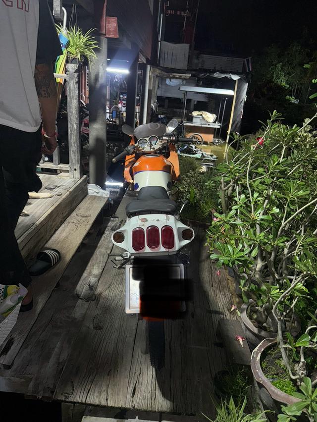 Kawasaki serpico 150 3