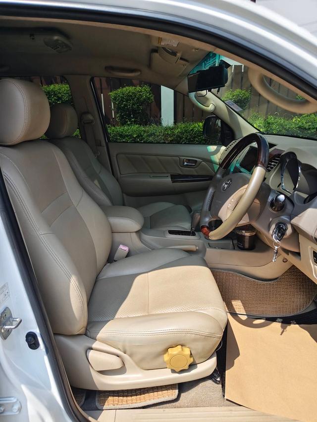 Toyota FORTUNER  ปี 2006 ตัวพิเศษเครื่อง  3.0 V Exclusive 4WD SUV ATรถสวย เดิมบาง พร้อมใช้งานเครื่องดี เกียร์ดี ขับดี แอร์เย็นขายราคา 268,000 บาท รูปที่ 14
