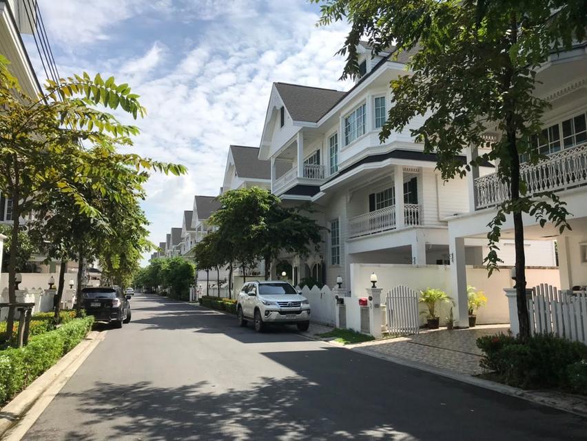 ให้เช่าบ้านเดี่ยว3ชั้น หลังใหญ่ สไตล์ยุโรป Fantasia Villa 3 International Village วิวสระว่ายน้ำ 2