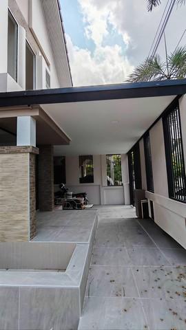 ขายบ้านรีโนเวทเดอะวิลเลจบางแสน บ้านแฝดสไตล์บ้านเดี่ยว สภาพใหม่มาก ทำใหม่ทั้งหลัง คุ้มค่า น่าซื้อ เนื้อที่ 36 ตารางวา 3 ห 6