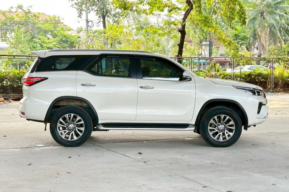 🚗 2021 Toyota Fortuner 2.4 V 2WD AT รูปที่ 4