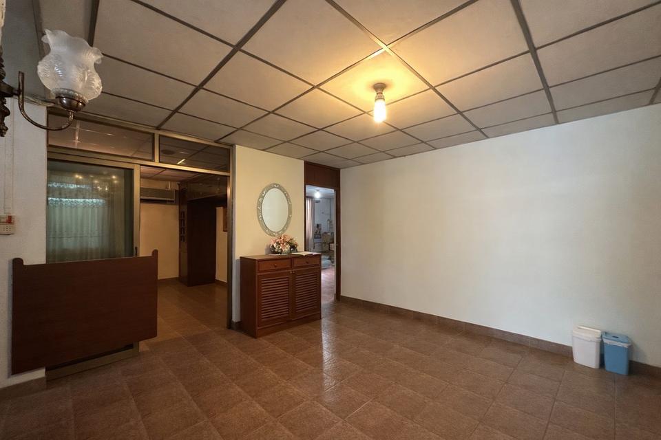 บ้านเสนานิเวศน์ 1 ซอย ประเสริฐมนูกิจ 18 ถนนเกษตร-นวมินทร์ แขวงจรเข้บัว เขตลาดพร้าว กรุงเทพมหานคร 11