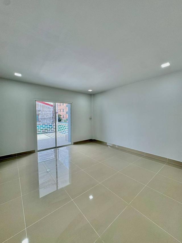 หมู่บ้านจิตรณรงค์การ์เด้นเฮา 14