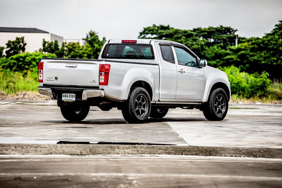 ISUZU D-MAX Hi-lander Cab 1.9 Ddi L ปี 2017 สีเทา 5