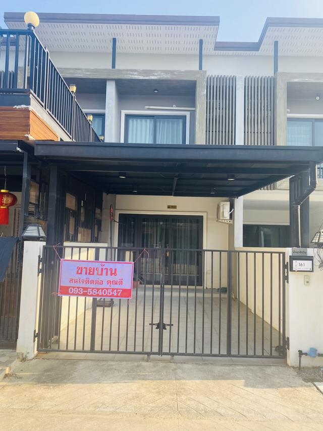 ขายทาวน์เฮ้าส์ ราคา 3.3 ลบ. 2 ห้องนอน 3 ห้องน้ำ 1 ที่จอดรถ 1