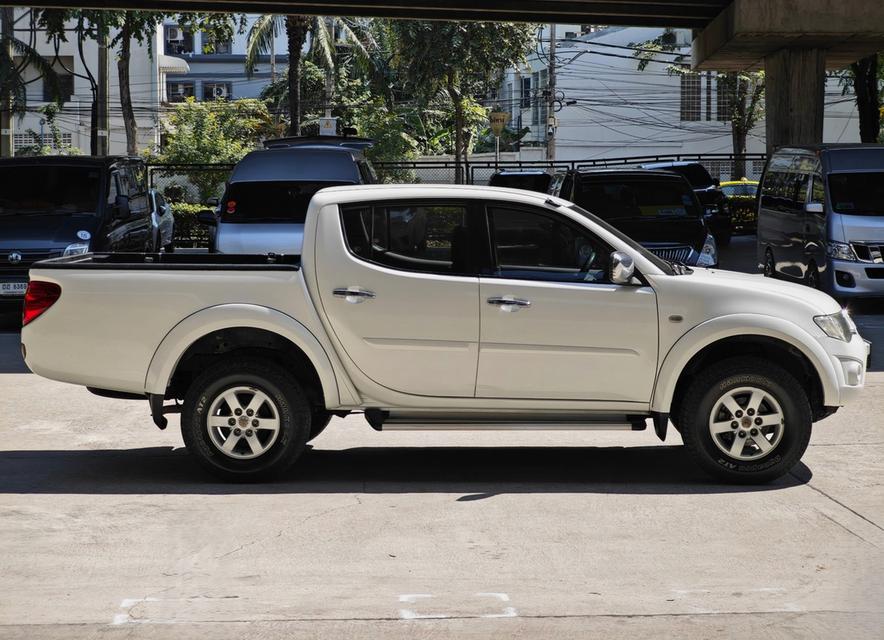 Mitsubishi Triton 2.4 PLUS Double-Cab MT ปี 2012 4