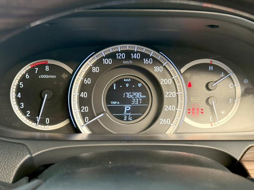 HONDA ACCORD 2.0 EL i-VTEC ปี2018ตัวท็อปสุดของรุ่น  ออพชั่นเต็มคัน พร้อมใช้งาน.  6