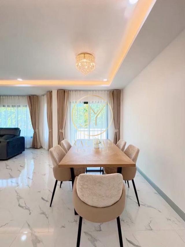 B69-299 ขายด่วน บ้านเดี่ยว 2 ชั้น รีโนเวทใหม่ หมู่บ้านชัยพฤกษ์ 1 ถ.คุ้มเกล้า 7 เนื้อที่ 65 ตร.ว พื้นที่ใช้สอย 180 ตร.ม 4 ห้องนอน 3 ห้องน้ำ 1 ห้องครัว 8