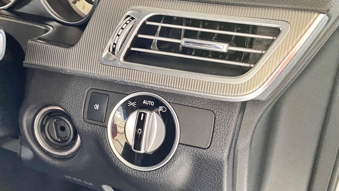 BENZ E200CGI SALOON ปี 2013 12