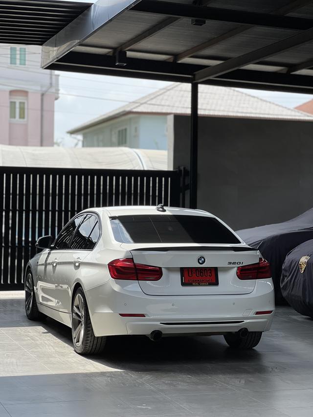 BMW 320i Sport 14