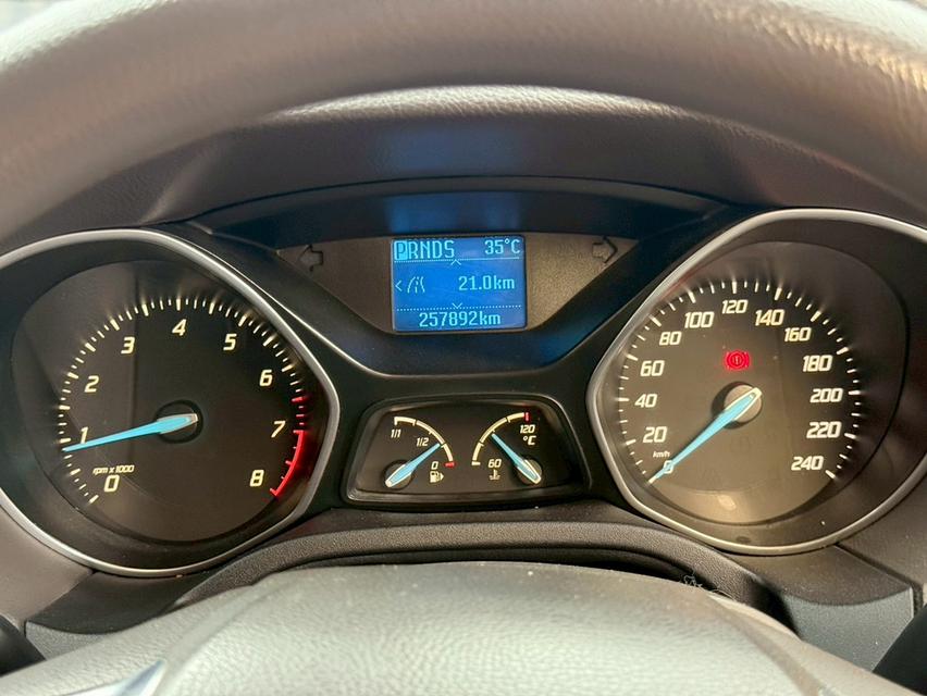 FORD FOCUS 1.6 Trend ปี2013รถบ้านแท้  สภาพพร้อมใช้งาน รูปที่ 3