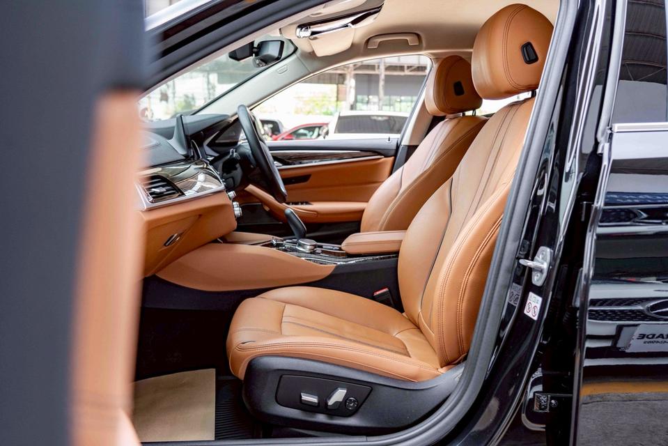 รหัสรถ NP1738 รุ่นรถ : BMW 530e Luxury 2.0ปีรถ : 2019 รูปที่ 16