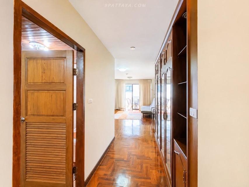 For Sale — Spacious Condo at Sky Beach WongamatSpacious 1-bedroom condo in Sky Beach Condominium, a luxury beachfront high-rise in prestigious Naklua 5