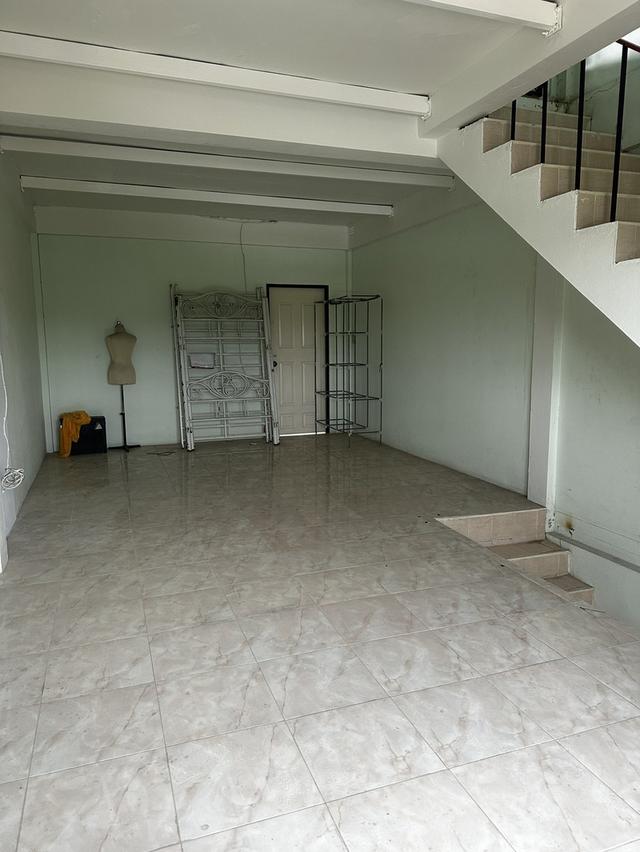 อาคารพาณิชย์ 3.5 ชั้น ทำเลทอง ตรงข้ามวัดบางกระพ้อม ใกล้วัดจุฬามณี – ตลาดน้ำอัมพวา บนถนนสมุทรสงคราม-บางแพ 10
