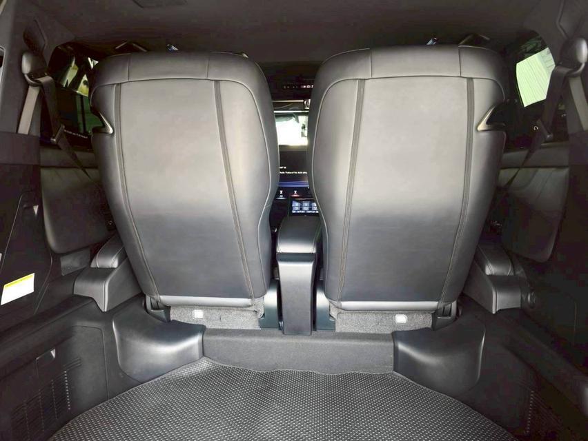 รหัสรถ KPV1854 2023 LEXUS LM300h Executive Lounge 4 Seat Hybrid E-four 14