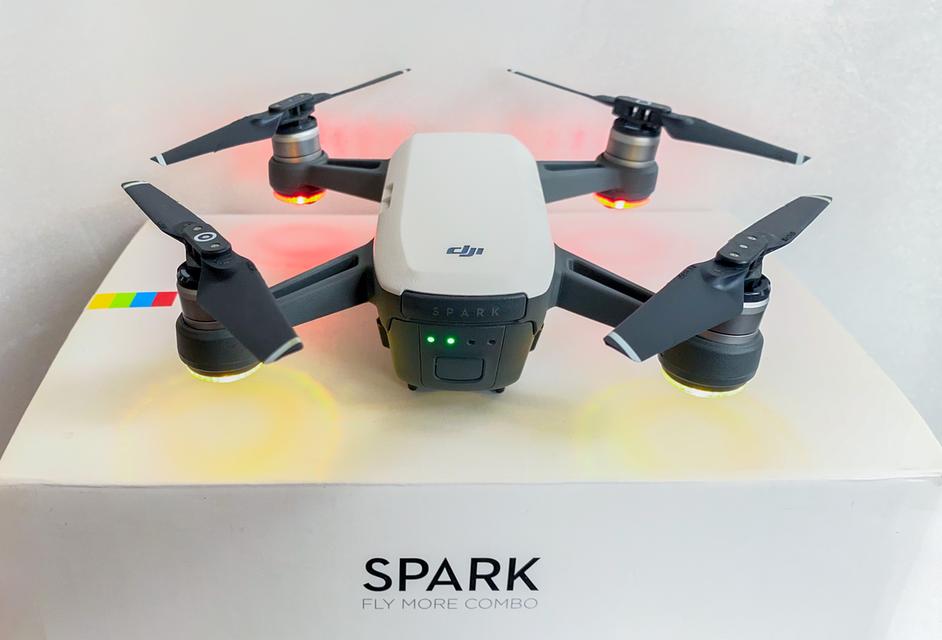 ขายโดรน DJI Spark Fly More Combo มือสอง สภาพดี พร้อมอุปกรณ์ครบ โดรนรุ่นนี้เหมาะสำหรับผู้เริ่มต้นหรือผู้ที่ต้องการอัปเกรดจากรุ่นเก่า   6