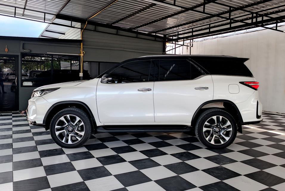 TOYOTA LEGENDER 2.4 V 2WD AT ปี 2021 📌รับประกันเครื่องเกียร์ 2 ปี หรือ 20,000 km📌 7