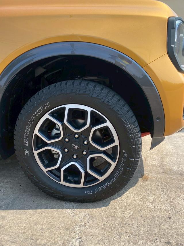 FORD EVEREST 2.0 BI-TURBO 4WD WILDTRAK สีเหลือง เกียร์ออโต้ ปี2023 เครื่องยนต์ : ดีเซล รูปย่อยที่ 4