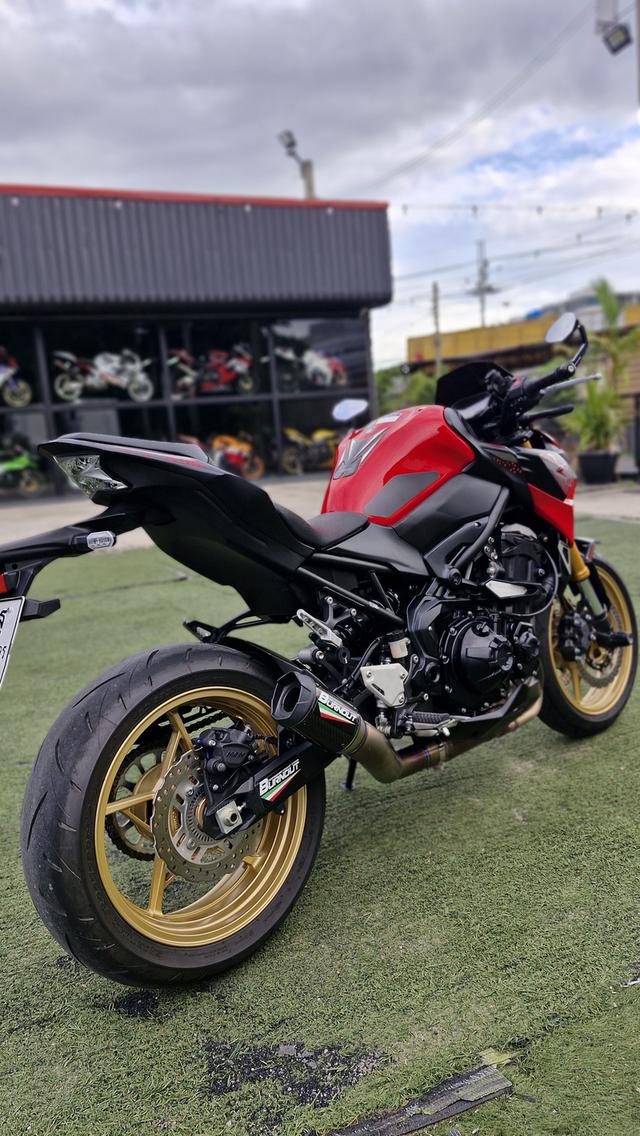 Kawasaki Z 900. SE REFINED 8